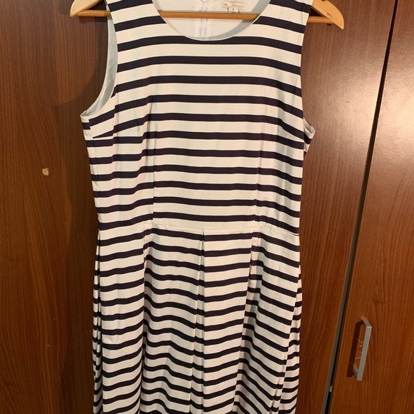 Horizontal blue stripe Gap dress - Picture 2 of 3